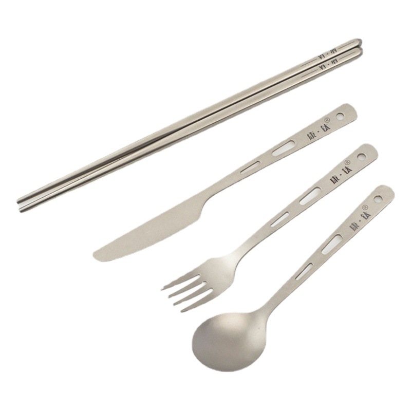 Juego de tres piezas de cuchillo, tenedor y cuchara de titanio puro Kangtai, palillos de titanio, juego de vajilla portátil de aleación de titanio para acampar, multifuncional y ligero.