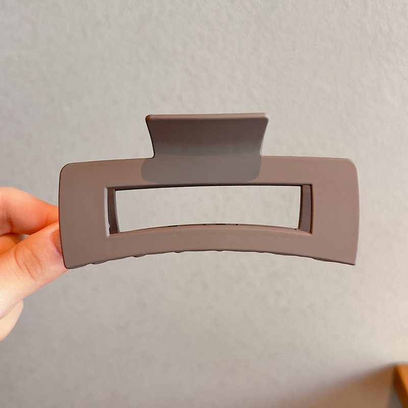 Otoño y invierno simple café de leche tiburón clip de cabello más agarrar clip de alta sensación detrás de la cabeza cabello adorno de cabello coreano agarrar cabello universal