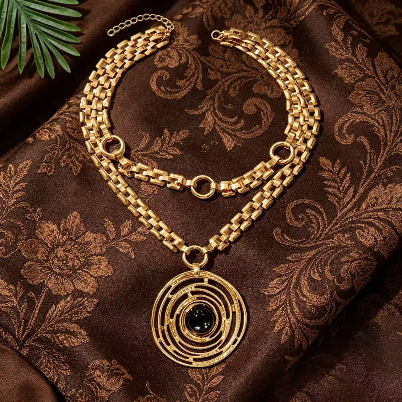 Personalized Retro Hollow Twisted Coil Pendant Double Layer Chain_voghion.com