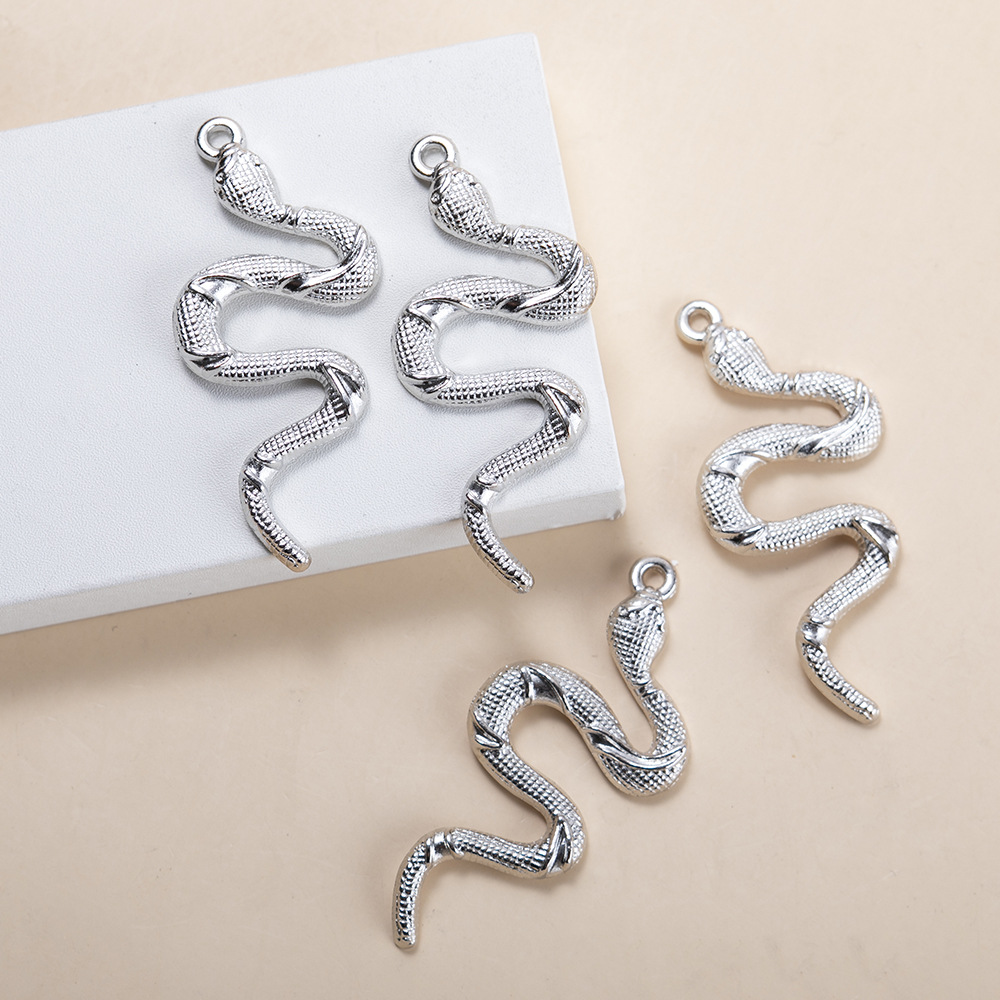 1 Piece Casual Snake Alloy Plating Pendant Jewelry Accessories display picture 9