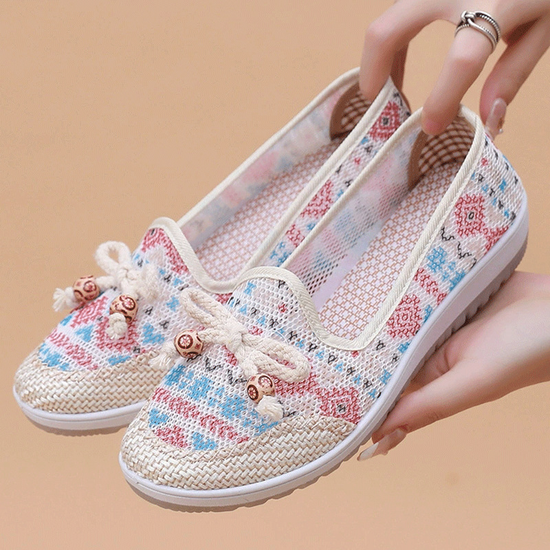 Cross-border 2025 spring and summer new mesh embroidered shoes TEMU generation hair soft bottom breathable mother shoes ethnic style casual shoes Cross-border 2025 spring and summer new mesh embroidered shoes TEMU generation hair soft bottom breathable mother shoes ethnic style casual shoes