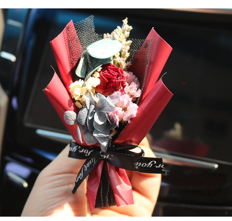 Car air outlet decoration creative car eternal dried bouquet small fresh car air conditioning mouth aromatherapy clip perfume female