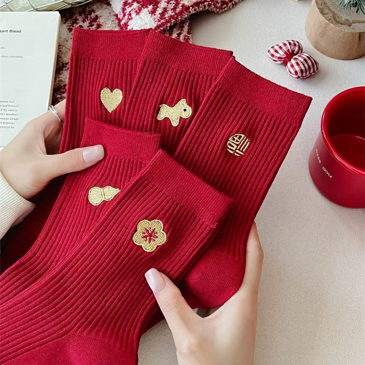 复制_大红色马年袜子女中筒棉袜2026本命年属.jpg