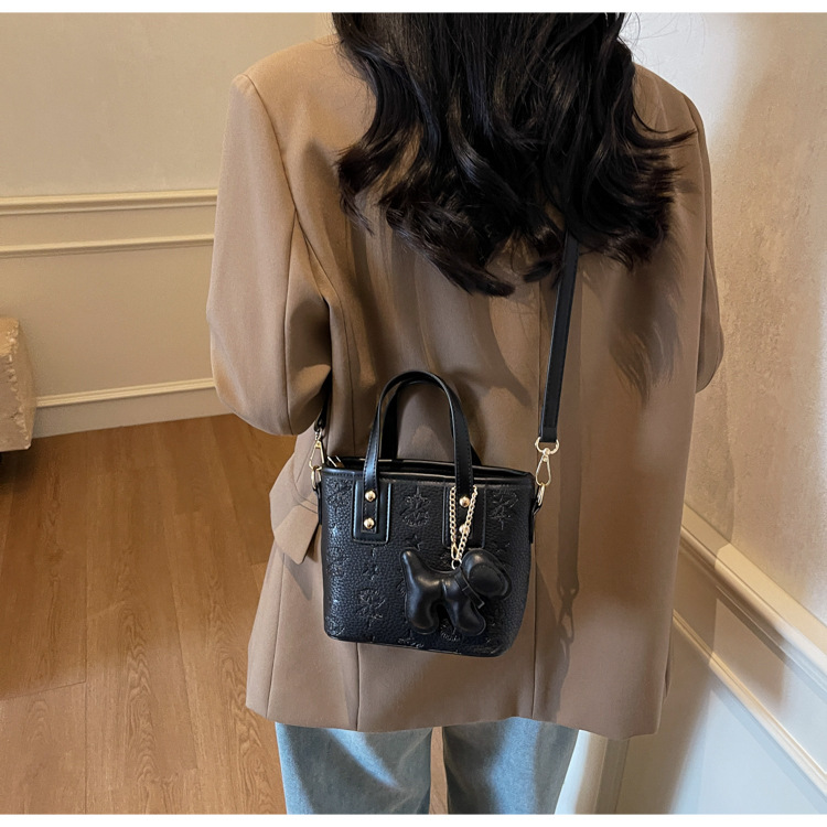 French niche fashion handbag for women, 2025 new high-end and stylish crossbody bag, casual and versatile bucket bag undefined