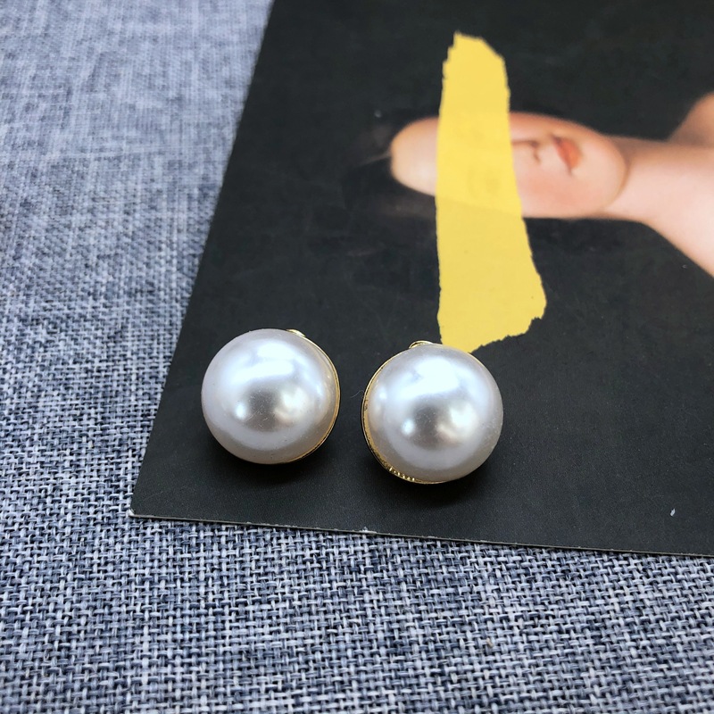 White Pearl Silver Needle Stud Earrings display picture 7