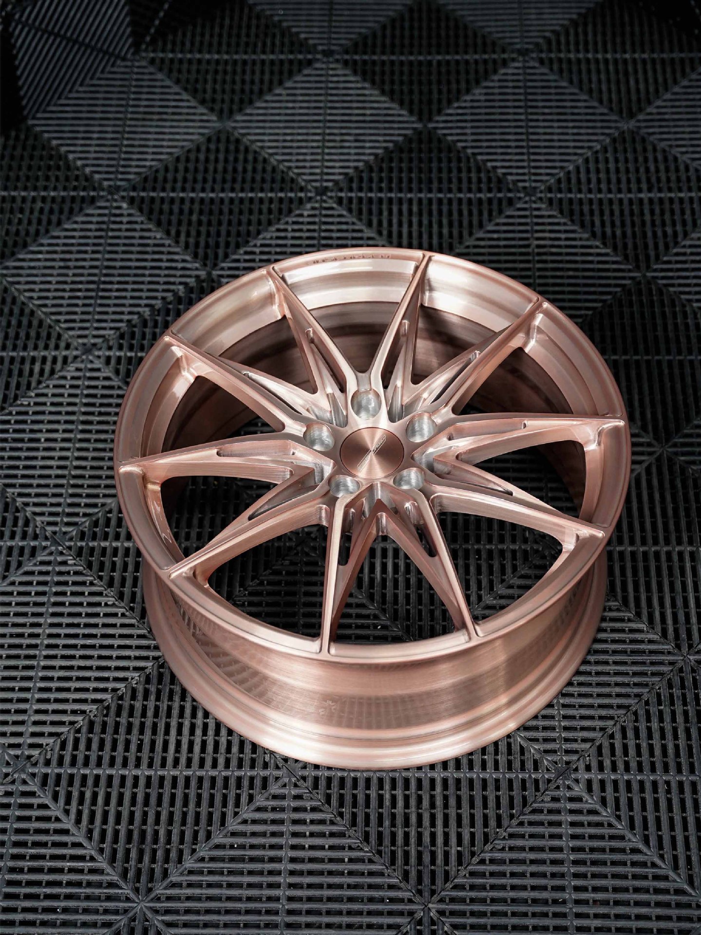 Car aluminum alloy wheel hubs, reliable quality, large quantity, good price, four-wheel aluminum modified car wheel rims and hubs manufacturer