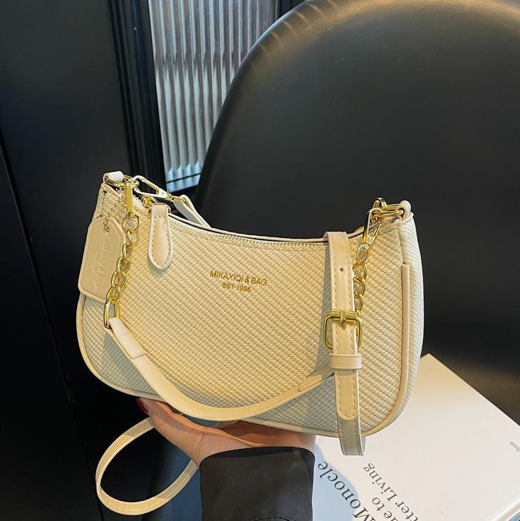 Transfronterizo simple bolsa de ropa casual para mujeres 2025 nuevo estilo universal bolsa de hombro de moda para viajar bolso de cadena de estilo extranjero