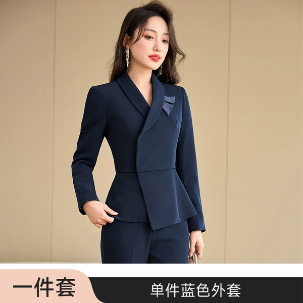Blue long-sleeve, classic suit jacket