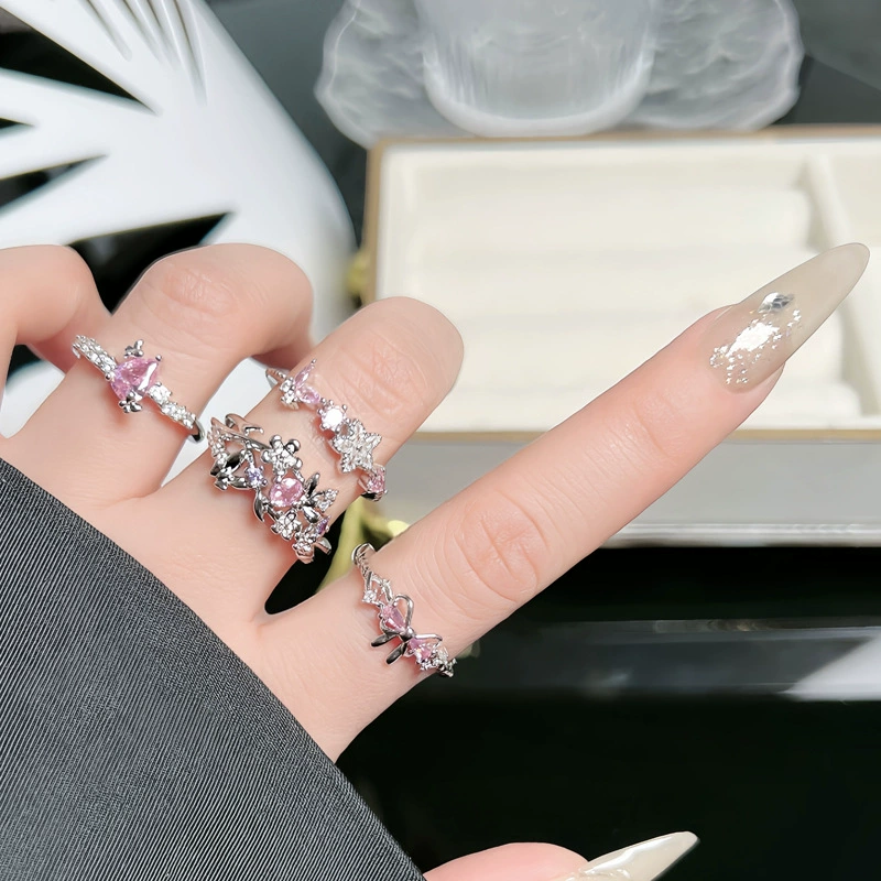 Cute small sophisticated one size design ring, flowered, simple and elegant design