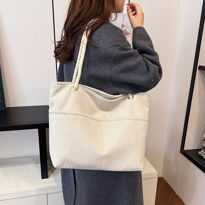 Diseño original Bolso Tote de gran capacidad para viajeros japoneses Bolso de hombro simple para estudiantes de color sólido literario casual