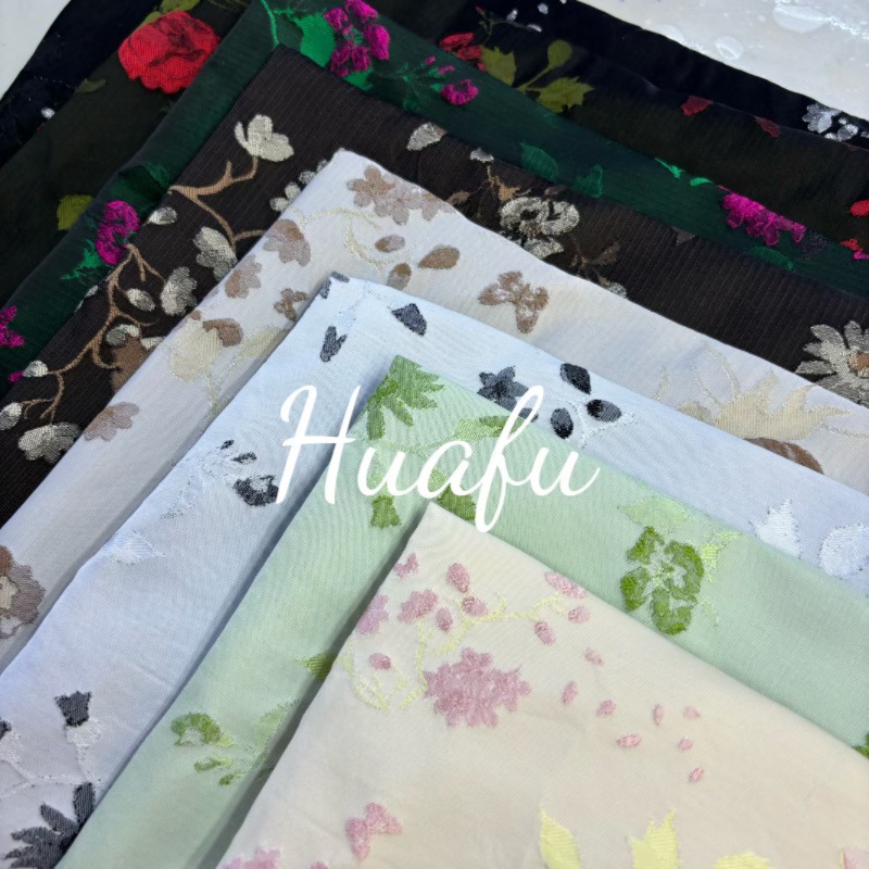 2024年厂家直销明亮小梅园小花可爱布料爆款连衣裙半裙新中式女装