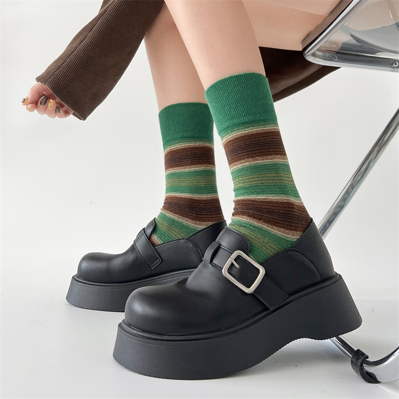 Zapatos de cuero pequeños estilo británico retro negro mate para mujer, nuevos modelos 2026 de primavera y otoño, zapatos Birkenstock versátiles de suela gruesa. image 3