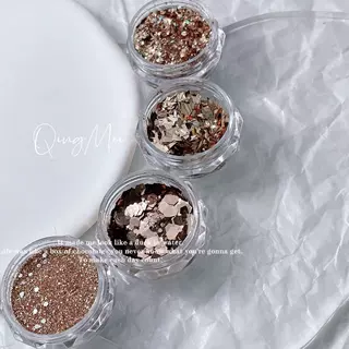 青眛新品美拉德秋冬香槟超闪细腻大片超薄亮片一盒批发美甲饰品