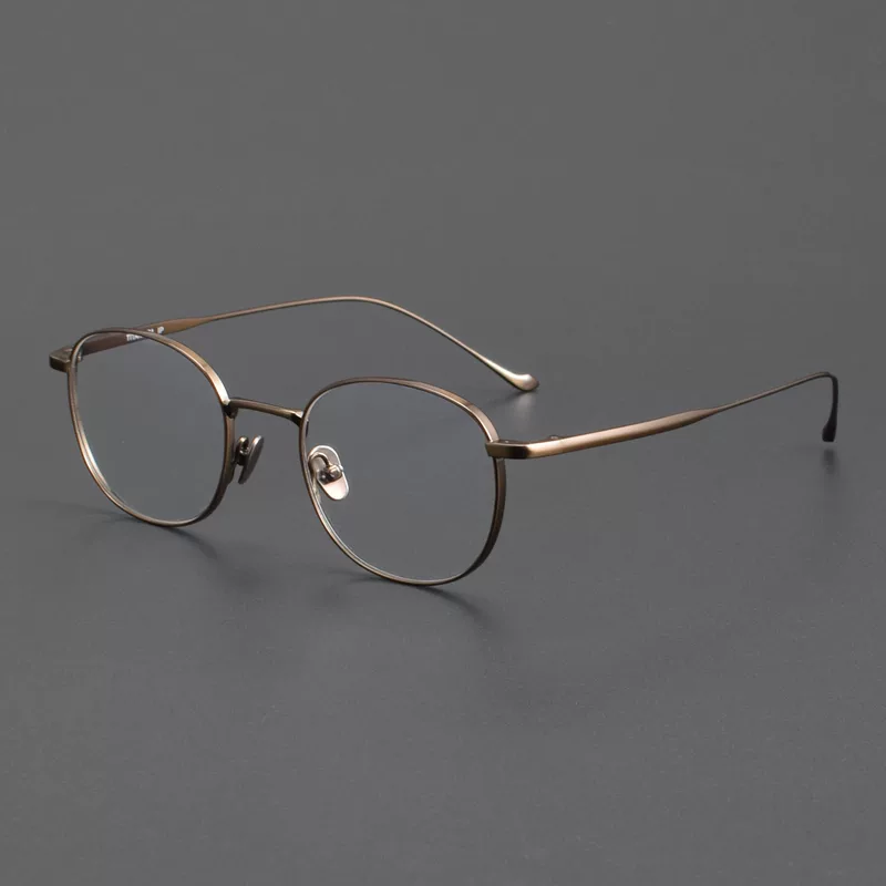 Добавьте тот же стиль очков Yongchun Titanium Glasses CHORDD ретро‑литературные мужчина и женщина анти‑синий свет моиопические очки титановый Shenzhen оптовая