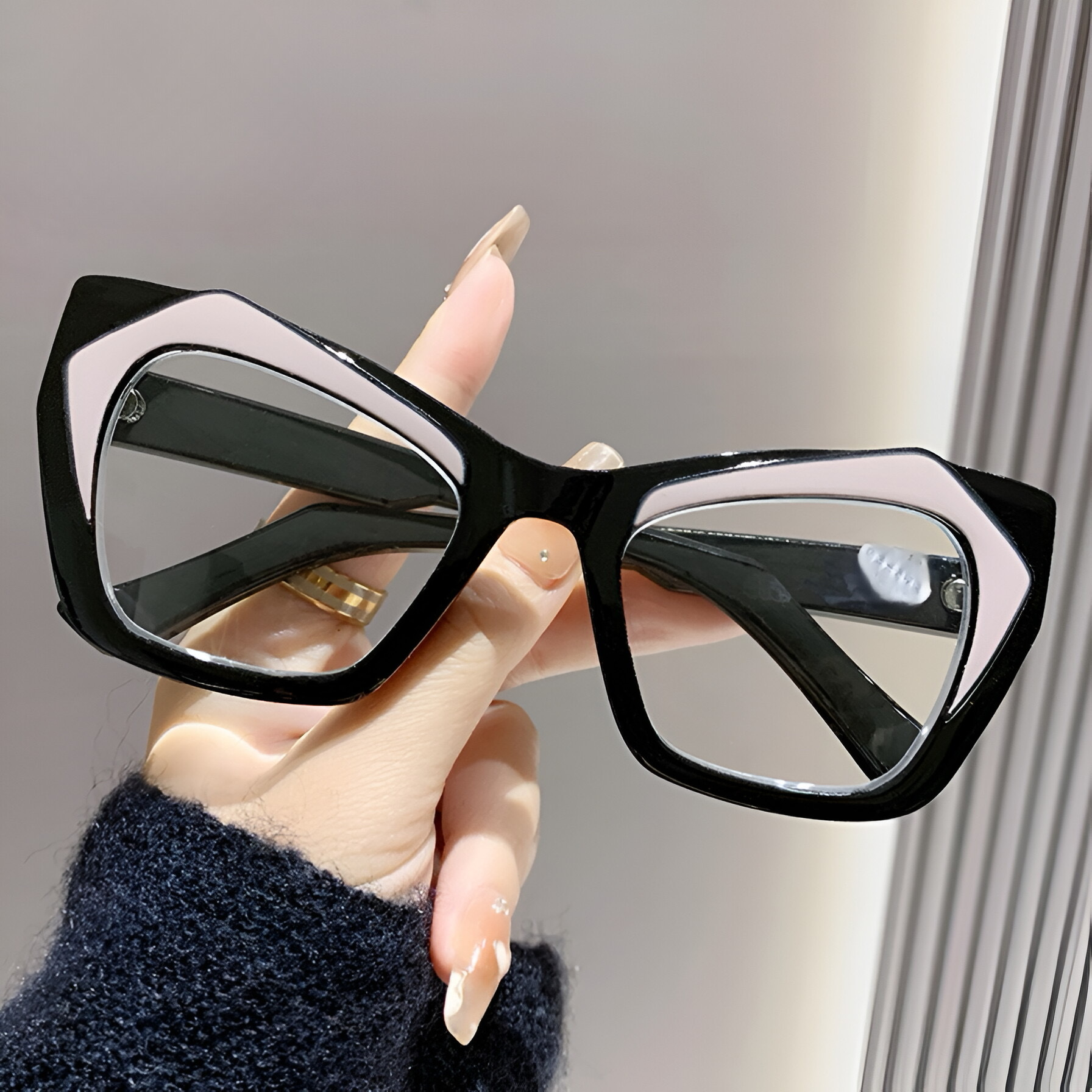 パーソナライズされたべっ甲の快適な老眼鏡、抗ブルーライト、抗疲労、高精細目の保護、老眼鏡、女性用バタフライ型メガネフレーム