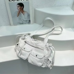 2025新型レトロファッション脇下パックパンクウォッシュPUシングルショルダーバッグ女性大衆デザイン紐引き口機関車