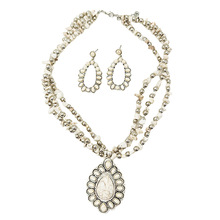 �羳���R�d���N�͹���ʯ�朶��h���b �¿��ɫ��ʯ���b�S�����l