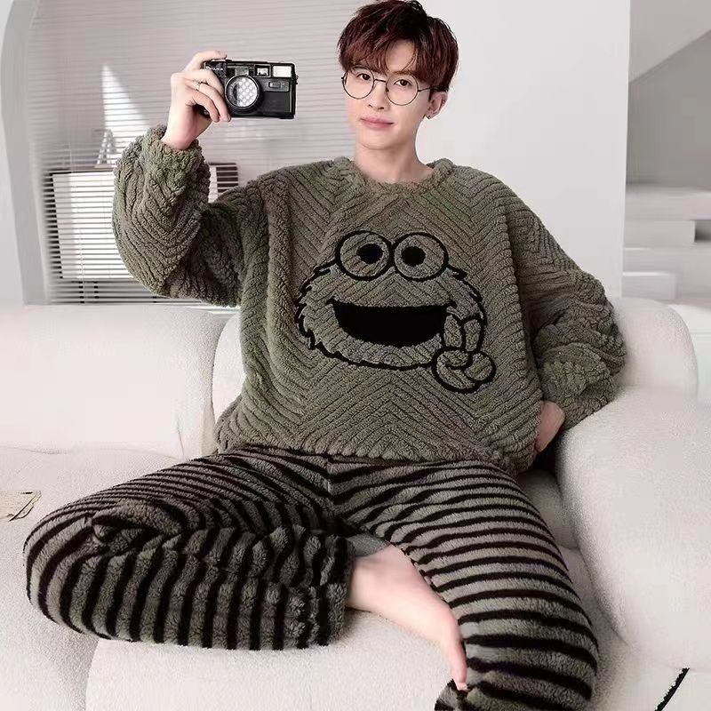 睡衣女秋冬季珊瑚绒加绒加厚圆领新款网红卡通可爱宿舍情侣可外穿