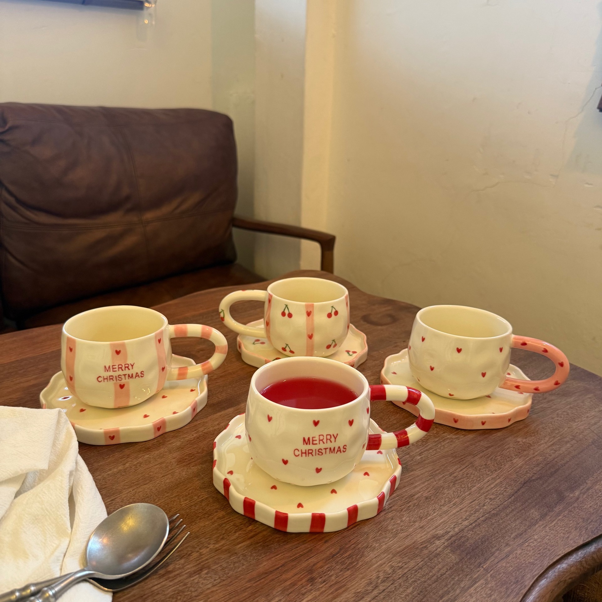 Navidad francesa retro pinza de mano pura pintada a mano taza de café de cerámica plato de alto valor plato de postre de té de la tarde