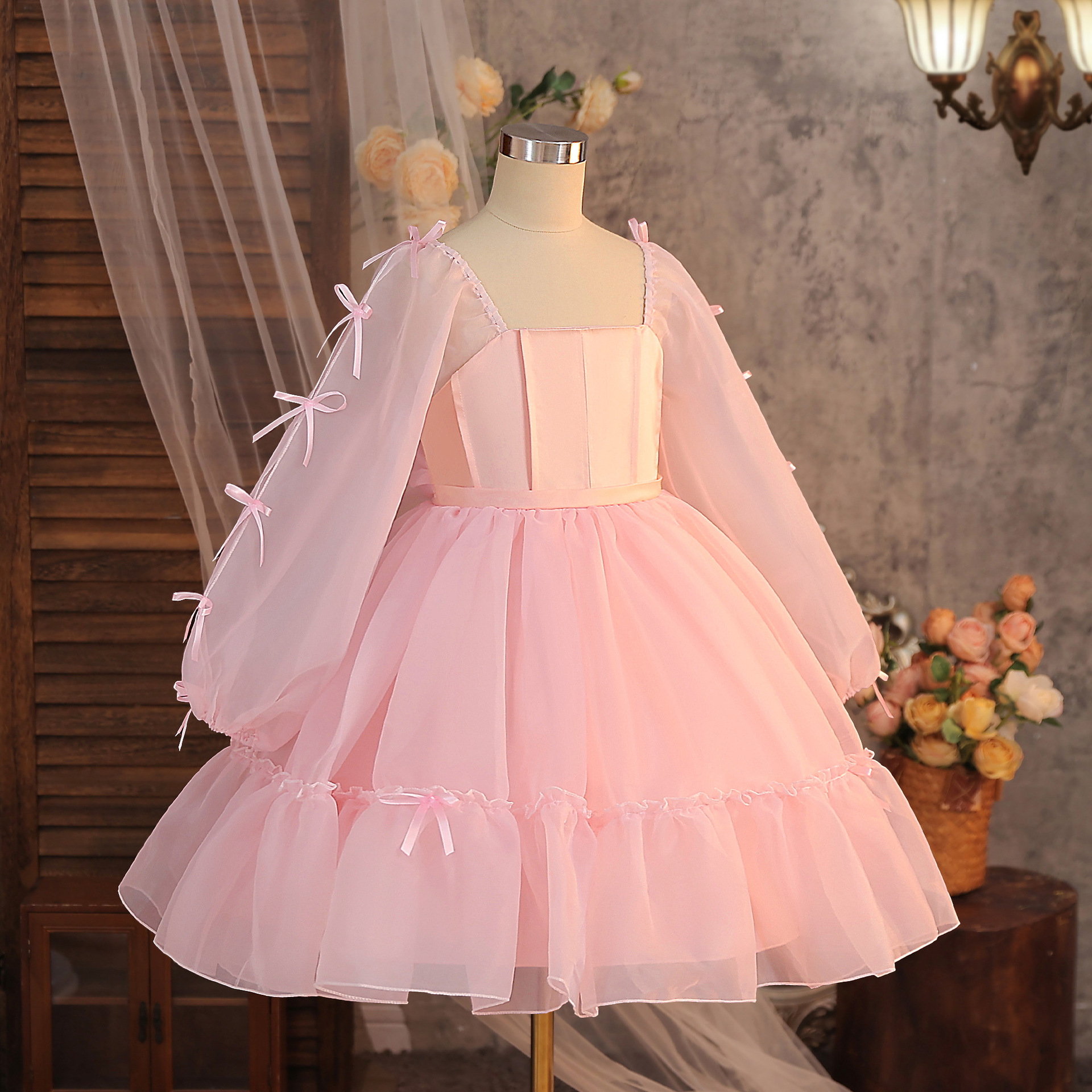 Comercio exterior elegante vestido de niña vestido de princesa de un año de edad vestido de mangas largas vestido de anfitrión vestido de niña de flores