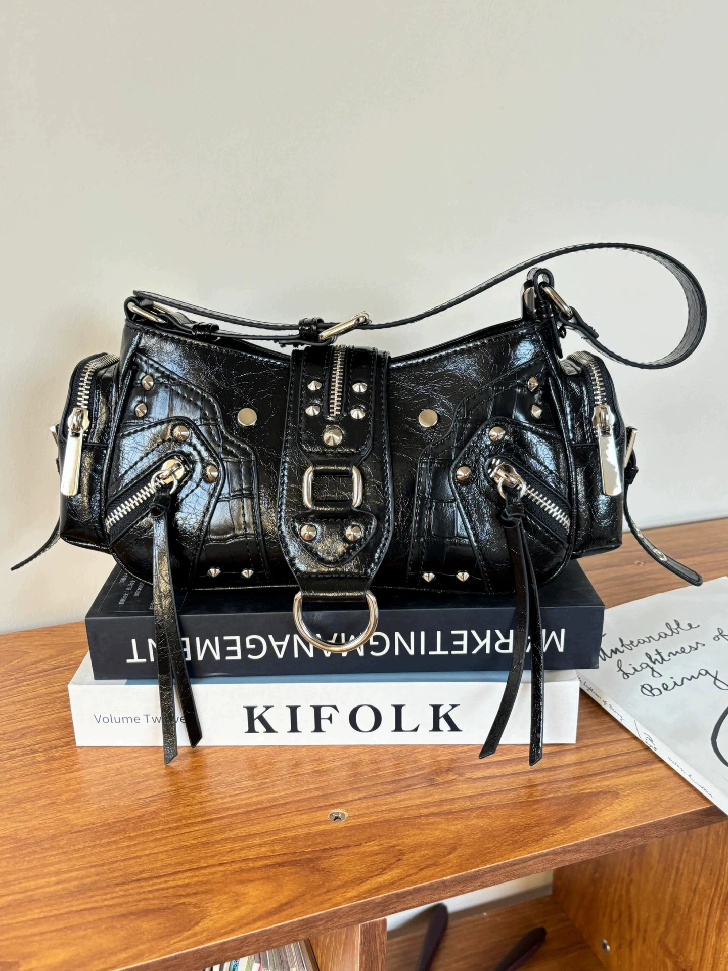 Модный автомобиль сумка женский y2k горячая девушка ветер подмышка сумка 2024 новый нишевой премиум чувство сумка через плечо