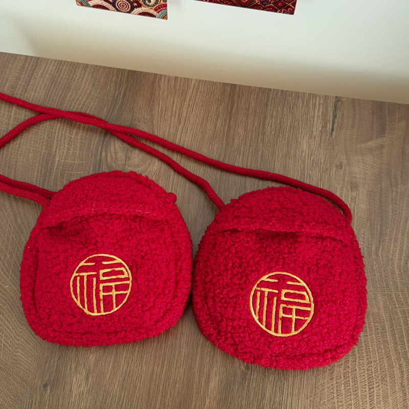 2026 bolsas rojas de Año Nuevo para niños lindas mini bolsas rojas de peluche para niños y niñas bolsas de Año Nuevo para bebés felizes