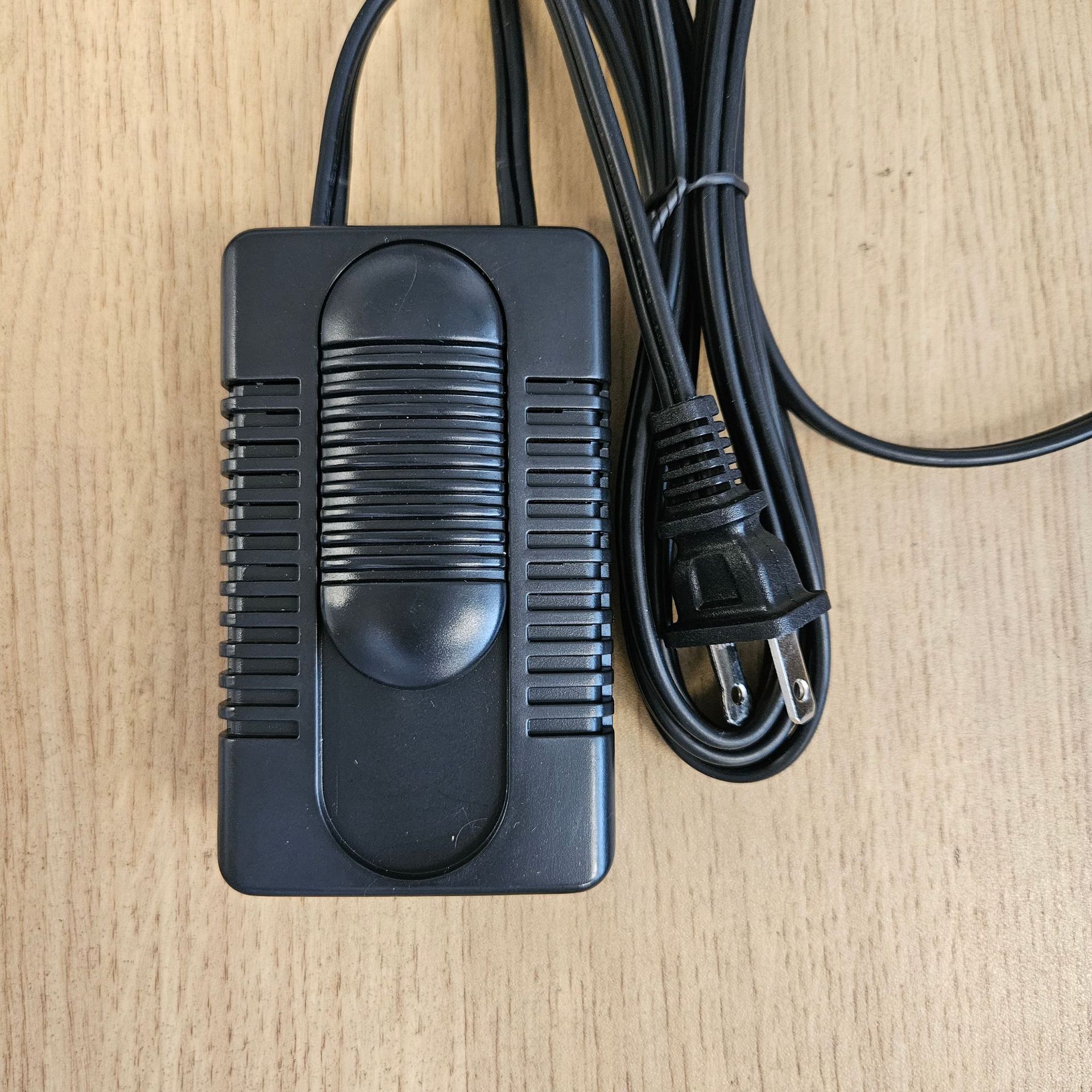 脚踏调光控制器美规认证居中单路落地灯开关单色调光控制器东莞厂