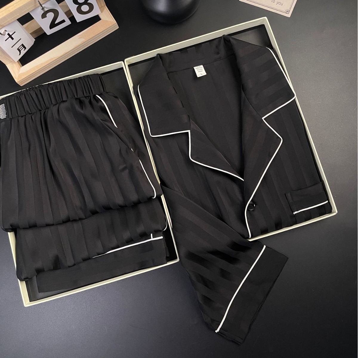 Textured Pajamas for Men in Their Zodiac Year, New Year and Newlyweds, Simple High-End Long-Sleeved Pants, Jacquard Stripesd Home Wear Set