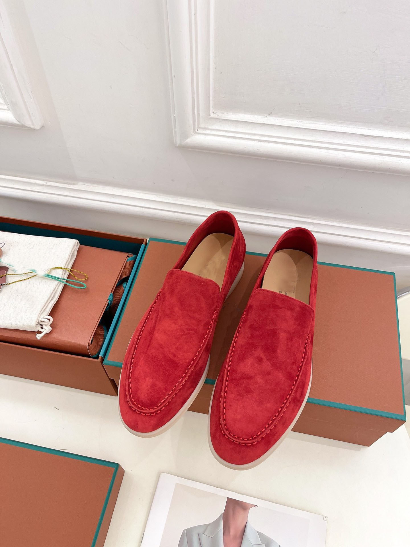 Mocasines de cuero genuino para hombre, sin cordones, para caminar en verano, zapatos planos de talla grande para mujer