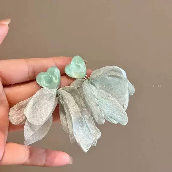 Зелёные сердечки — цветочные пусеты