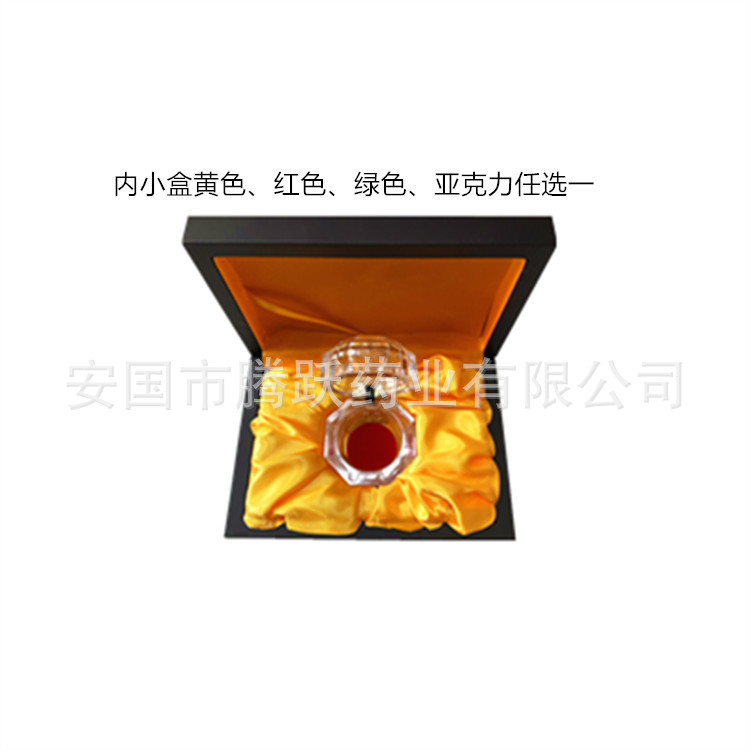 Wooden Hexagonal Gift Box with Brocade Lining and Handle Bag for Jewelry and Keepsake Packaging in use