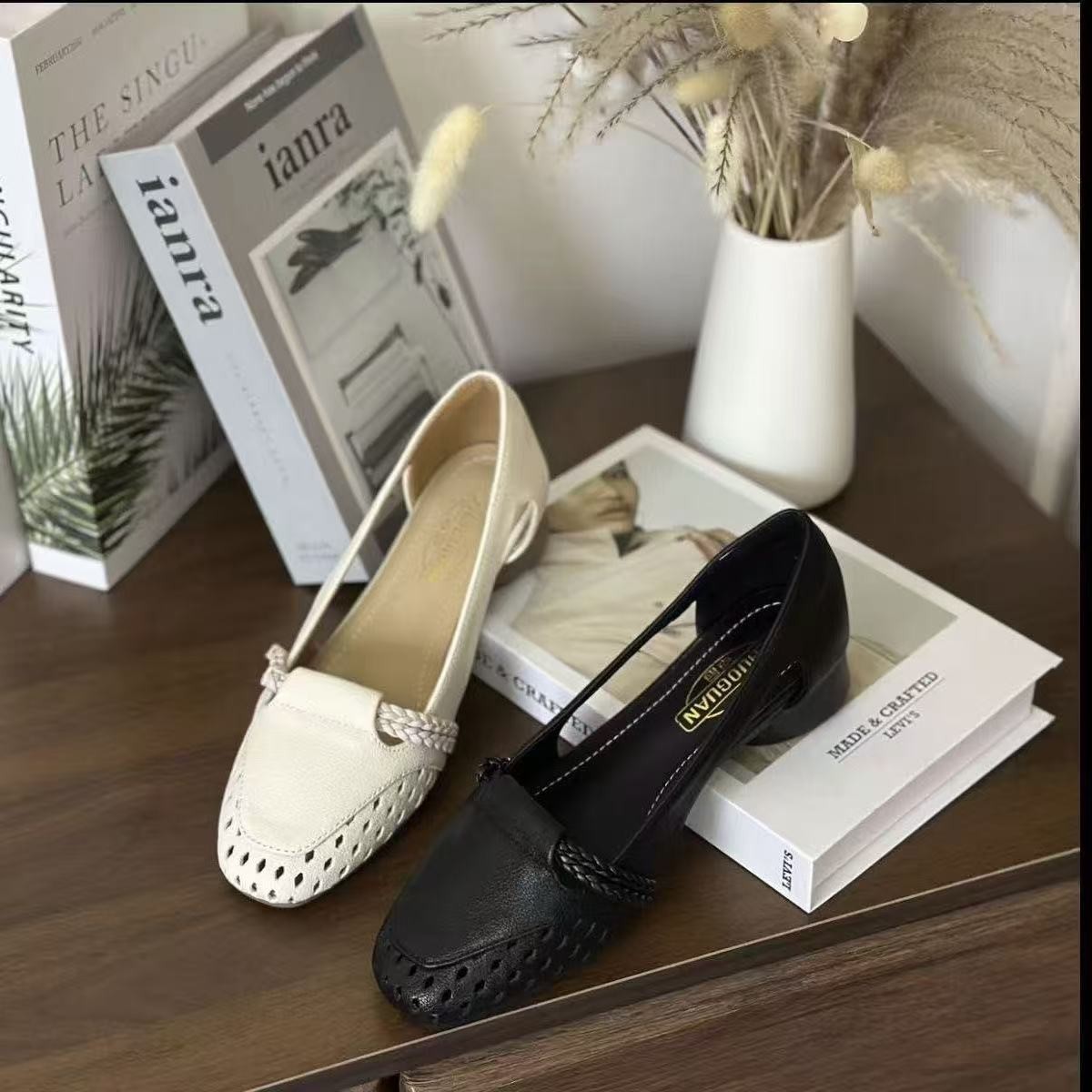 2026 primavera y verano nuevo estilo retrógrado francés de tejido zapatos de cuero suave de mujer zapatos de cuero de viaje zapatos de cuero pequeños zapatos