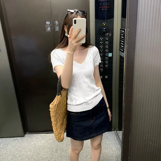韩式镂空微透V领针织短袖T恤女气质通勤夏季新款修身显瘦绝美上衣