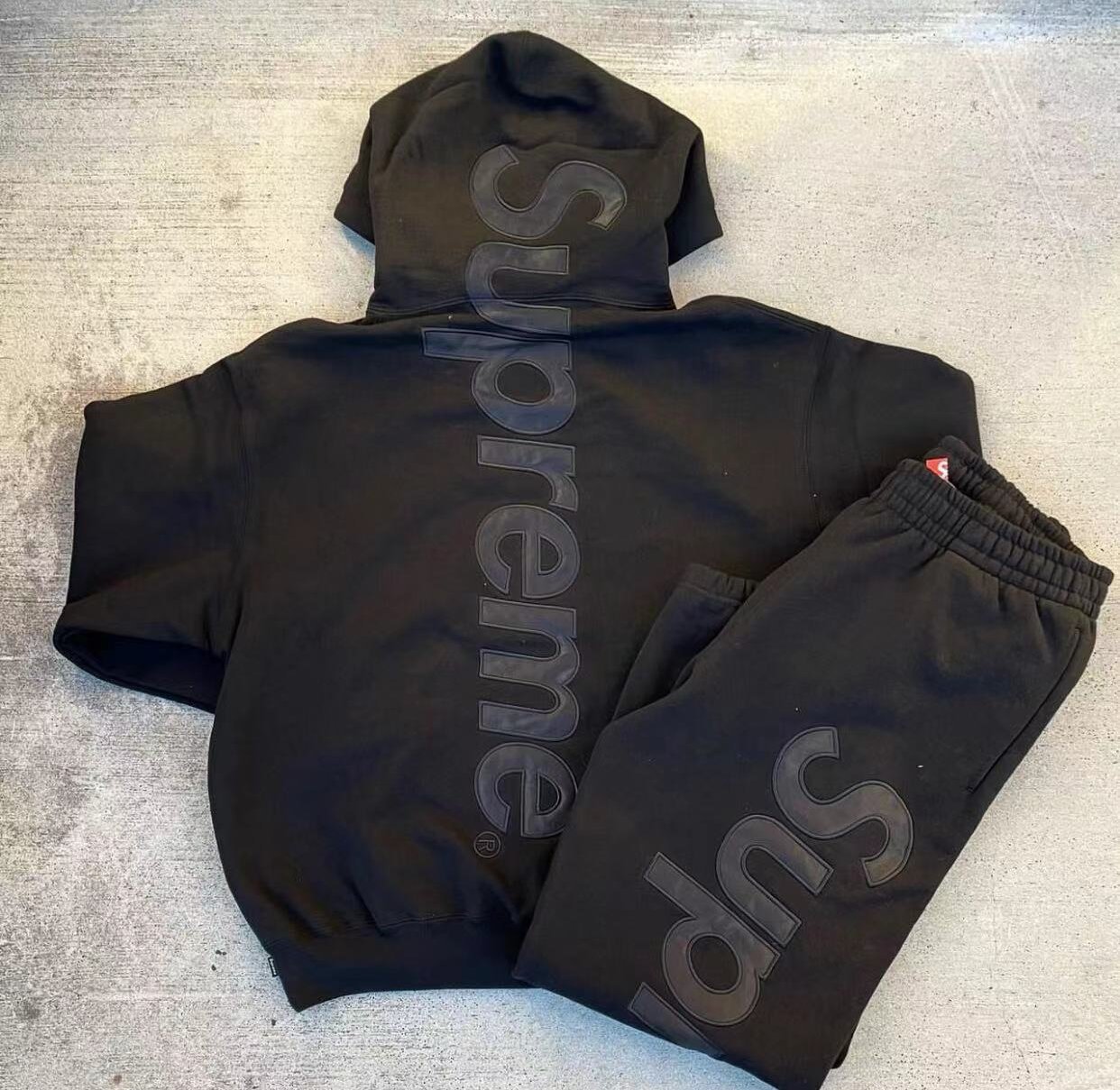 Supreme Satin Applique Set 2-Piece Black