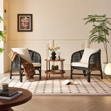 ���W�������Ӻ�ɫ���������ב����̨�����������e�^�M��һ������