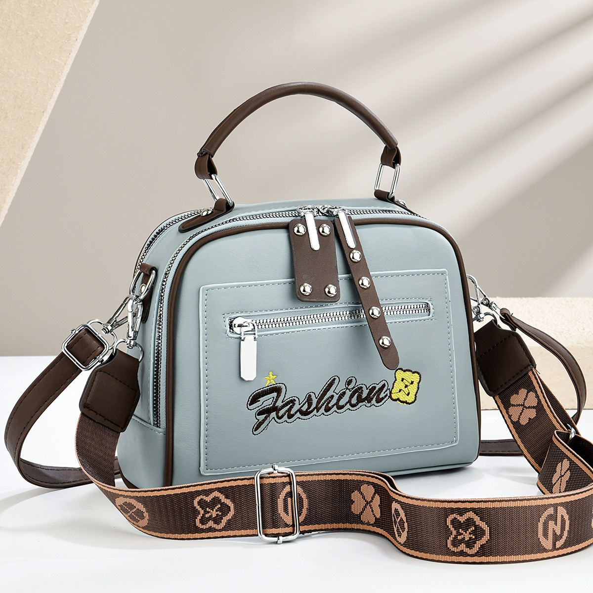 Temperamento exquisito de textura bolso cuadrado2025 bolsos de mano de mujer multicapa bolsos de hombro de moda bolsos de mochila transfronterizos