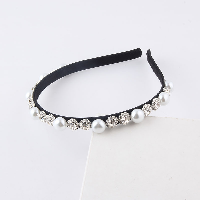 Korean Pearl Heart-shaped Rhinestone Headband Wholesale Nihaojewelry display picture 5