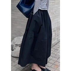 黒い花のつぼみの半身のスカートの女性の春夏の新型は腰を緩めて崩れて見えます。
