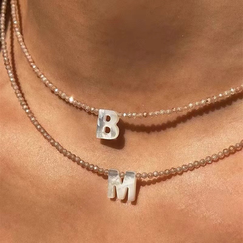 1 Piece Retro Letter Shell Titanium Steel Beaded Plating Women's Necklace display picture 3