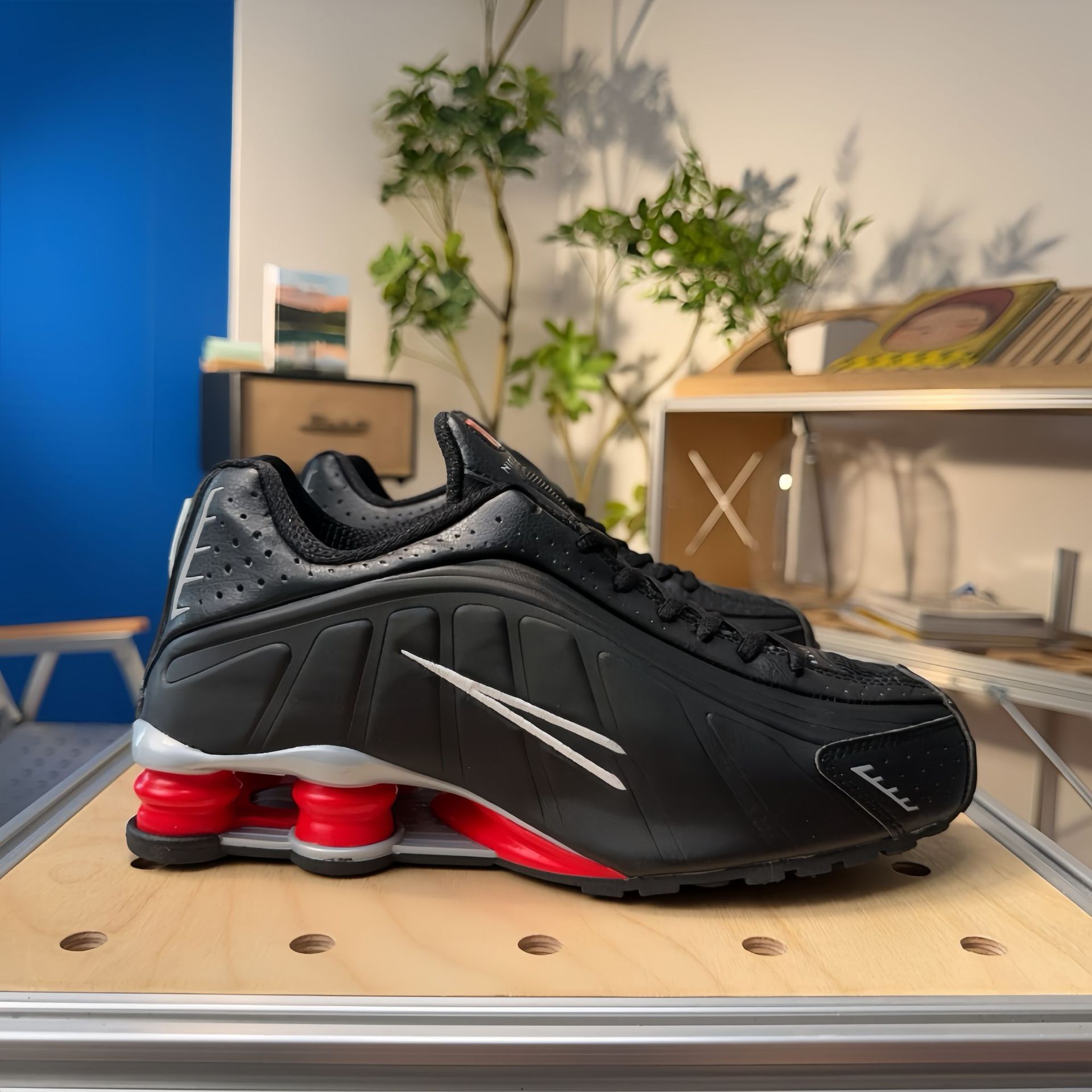 R4 - Negro Negro Rojo 36 - 45