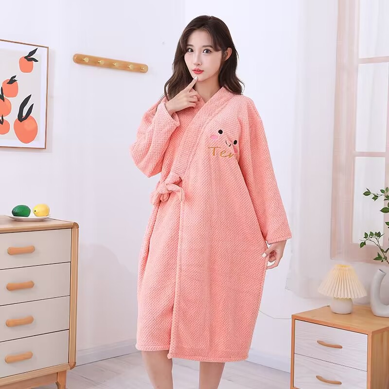 웃는 얼굴 자수가 있는 긴소매 끈끈 [미디엄 핑크]