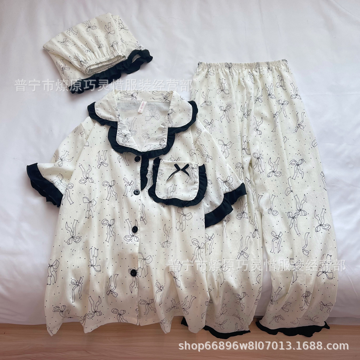 Pequeño pijama de corazón de melocotón para mujeres tres piezas de verano nubes de algodón se puede usar pantalones de manga corta para estudiantes de dibujos animados ropa para el hogar