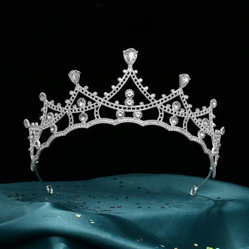 Internet Celebrant Crown Hair Hoop European and American Bride Headwear Crown Simple Atmospheric Princess Wedding Dress High-end Accessories Hair Card Internet Celebrant Crown Hair Hoop European and American Bride Headwear Crown Simple Atmospheric Princess Wedding Dress High-end Accessories Hair Card