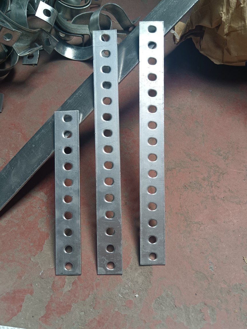 镀锌扁铁冲孔钢板紧固连接支架加宽加厚直条扁钢拉条家居货架横担