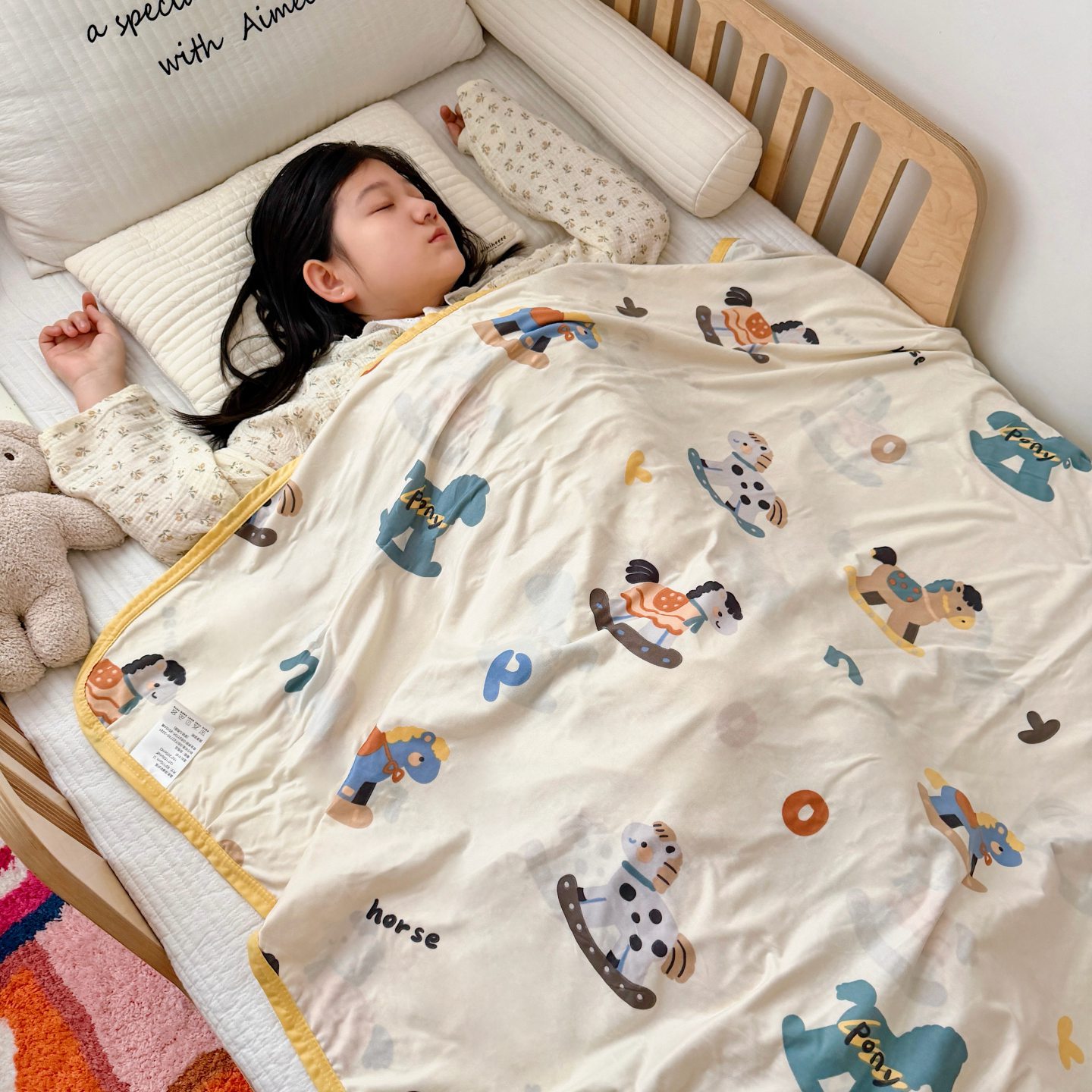 Little wooden horse / 80cmx110cm knitted throw blanket