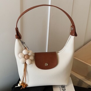 �羳�¿�ˮ��p��ٴ�ͨ�ڰ��r�к��s����Ů�����ֵ�ճ�б���