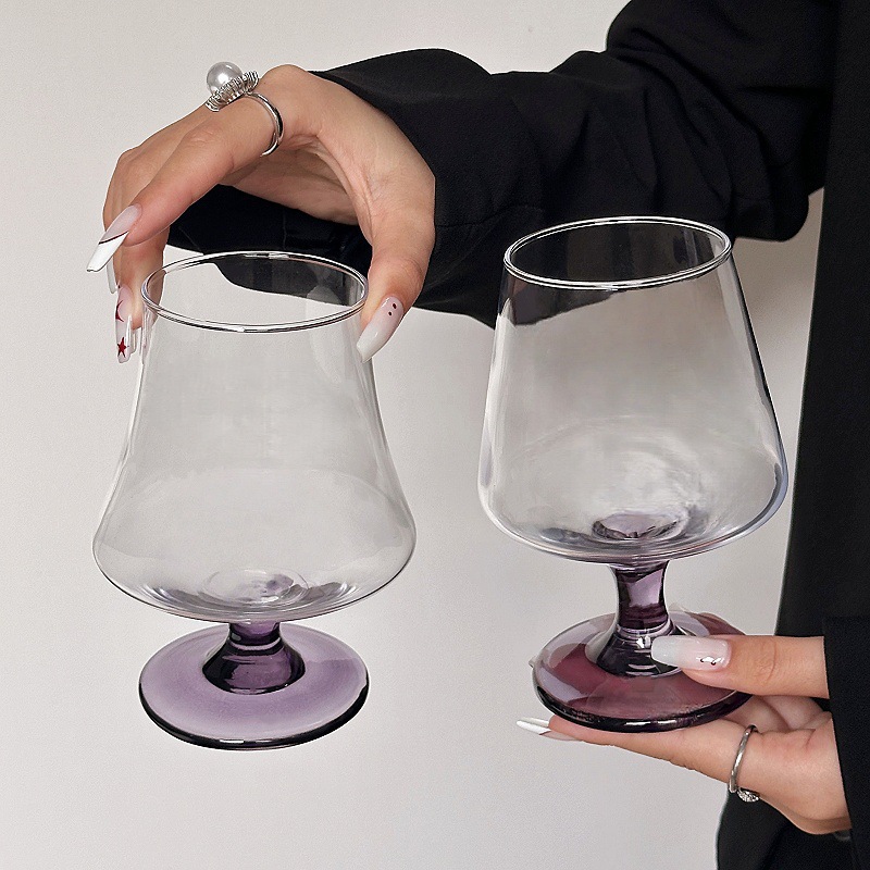 Tazas de vidrio de pies altos creativas de alta calidad de tazas de agua de burbujas de jugo de niñas, tazas de cóctel de vinos de mezcla de sabor púrpura