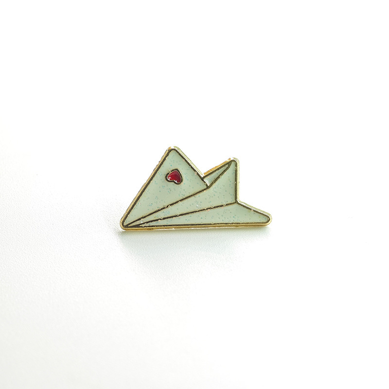 Seleccione estrictamente broche de dibujos animados lindos prendas de vestir bolsas de collar moda de viaje accesorios de diseño fábrica de insignia al por mayor