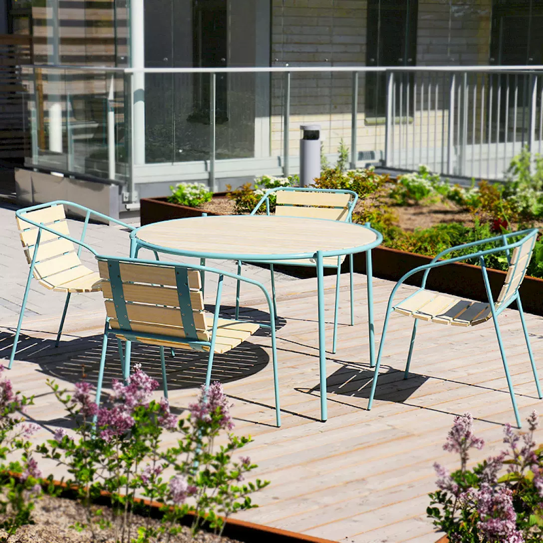 简约防腐木桌椅户外休闲小桌庭院花园餐桌泡茶桌金属阳台靠背圆桌