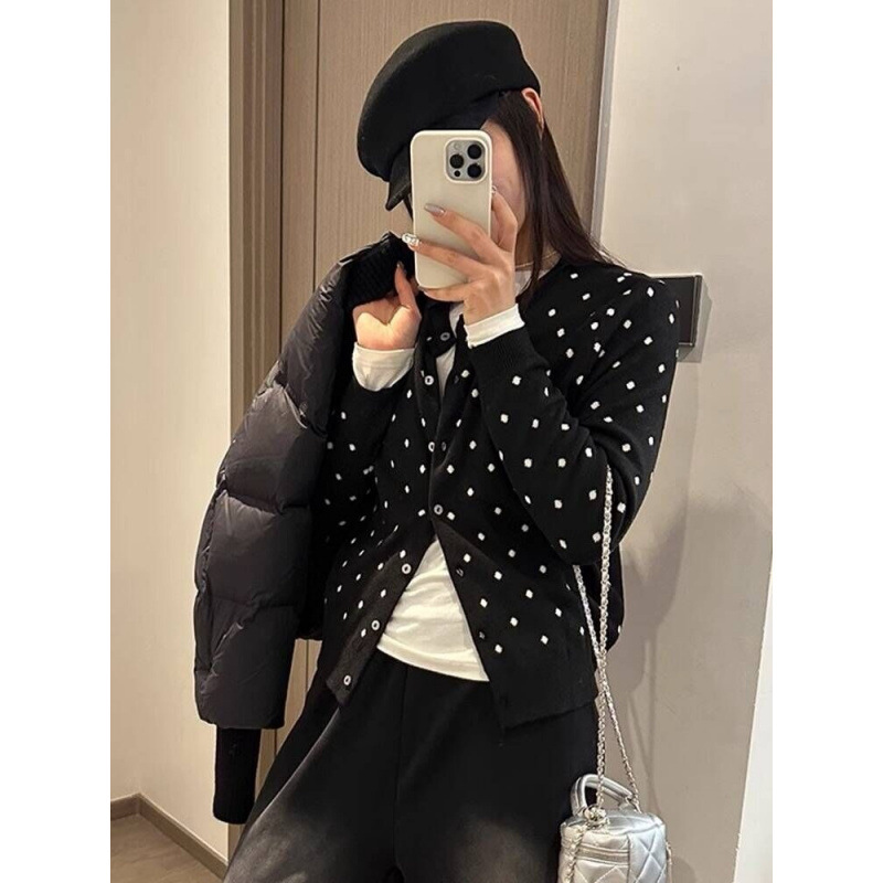 韩系设计感灰色波点针织开衫女春秋新款软糯毛衣外套内搭短款上衣|undefined